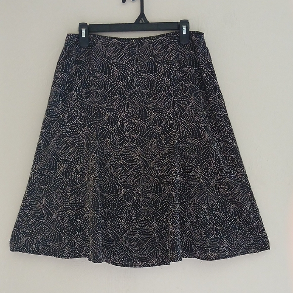 Jones Wear Dresses & Skirts - Jones Wear Black and‎ White Swirl A-Line Skirt Sz 10